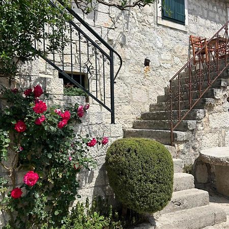 Apartment Lovre Topic Baška Voda Exterior foto