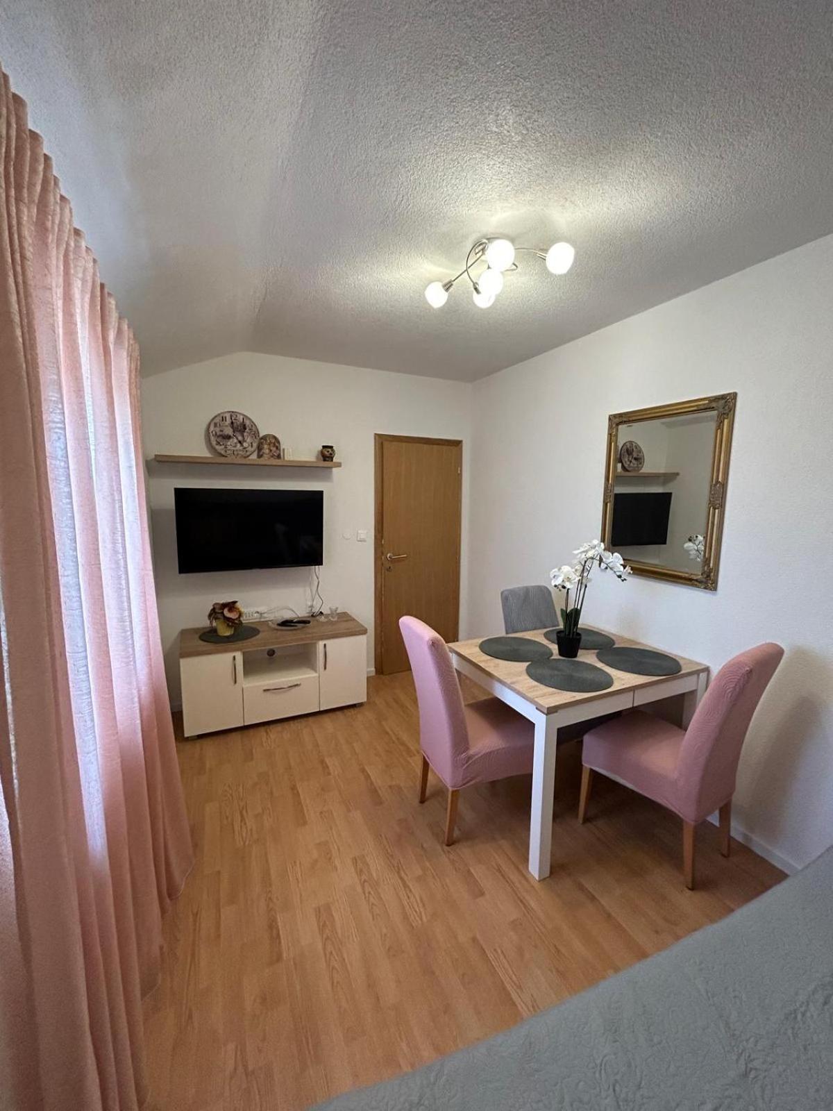 Apartment Lovre Topic Baška Voda Exterior foto